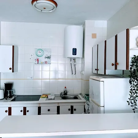 Beach Holidays Granfield A109 Apartment *